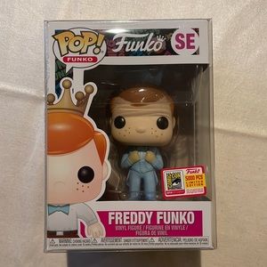 Freddy Funko dumb and dumber blue tuxedo suit